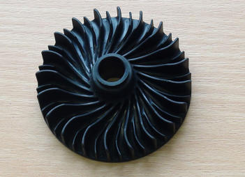 Brizganje termoplastov