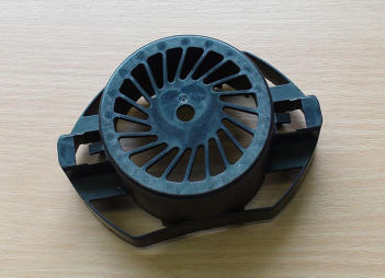 Brizganje termoplastov