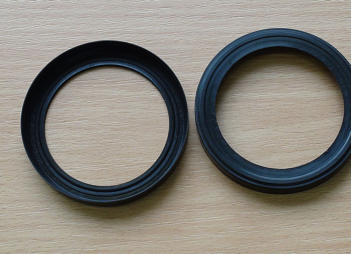 Brizganje termoplastov