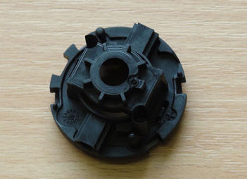 Brizganje termoplastov